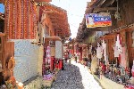 severni-albanie-kruje-cesta-na-hrad-bazar_216674.jpeg