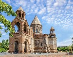 Echmiadzin (Vagharšapat) náboženské centrum pro všechny Armény