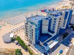 Hotel a pláž