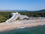 Hotel a pláž