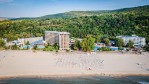 Hotel a pláž