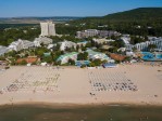 Letecký pohled na hotel a pláž