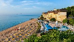 Hotel a pláž
