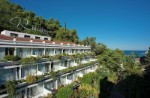 Černá Hora, Pobřeží, Petrovac na Moru - Rivijera - budova hotelu
