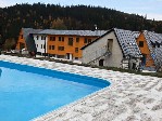 Hotel Brans*** se nachází v Malé Morávce v samotném srdci Jeseníků přímo pod Pradědem, pouhé 3 kilometry od Karlovy Studánky nedaleko Bruntálu a Rýmařova.