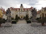 4,_Zamek_ve_Valticich.jpg