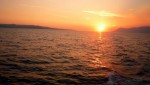 Během výletu lodí si můžete užít romantický západ slunce...