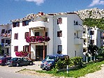Apartmám CAPIČ Baška - Ostrov Krk - společný zahradní gril.