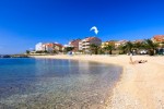 Apartmány leží přímo u moře