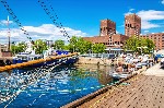 V Oslu si projdeme přístav s dominantní budovou radnice, kde se každoročně uděluje Nobelova cena míru