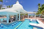 Bar lângă piscină
