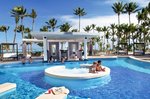 Bar lângă piscină