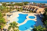 Hotel s bazény a výhled na pláž