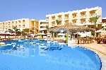 Hotel s bazénem a barem
