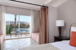 Rodinný pokoj Superio Clubr, Queen bed, výhled na bazén