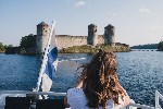 Jezero u hradu Olavinlinna ve městě Savonlinna - poznávací zájezdy do Finska