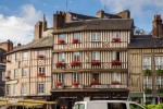 Normandie_Honfleur_architektura_Radynacestu_Pavel_Spurek.jpg