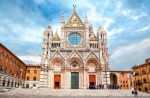 Italie_Siena_Piazza_del_Duomo_katedrala.jpg