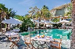 Restaurace u bazénu