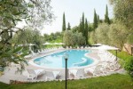 Itálie, Lago di Garda, Brenzone - RELY - bazén v zahradě