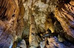Italie_Sardinie_Grotta_Su_Marmuri_jeskyne_stalaktity.jpg