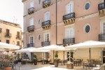 Hotel a venkovní restaurace