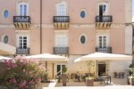 Hotel a venkovní restaurace