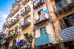 palermské uličky s typickými balkony v Palermu