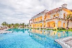 Hotel s bazénem