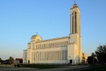 funkcionalistický kostel Vzkříšení v Kaunasu