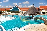 Resort s bazénem