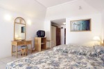 Maledivy, Ari Atol, Ari - HOLIDAY ISLAND RESORT