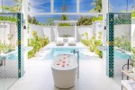 Grand beach villa s bazénem