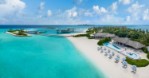 Velaa beach a pool