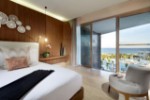 Hotelový pokoj s balkonem a výhledem na moře