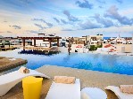Hotel s bazénem