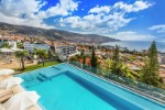 Výhled z hotelu na Funchal a oceán