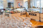 Restaurant/bars