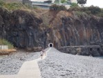 Tunel spojující pláž a promenádu