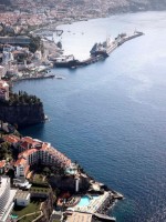 Letecký pohled na hotel a Funchal