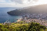Madeira_pohled_na_mestecko_Machico.jpg
