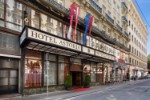 Budova hotelu v centru města 