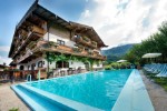 Hotel s bazénem