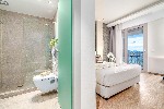 Dvoulůžkový pokoj Premium s výhledem na moře - koupelna