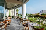 Restaurace na terase