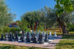 Šachy a dětské hřiště