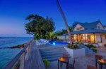Resort v noci