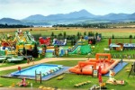 (Slovensko, Žilinský kraj, Liptovský Trnovec) - AQUAPARK TATRALANDIA - HOLIDAY VILLAGE - Ubytování s polopenzí, lanovkami a vodními parky
