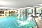 Hosté ubytováni ve ville Park mohou využívat bazény vedlejšího hotelu Svoboda