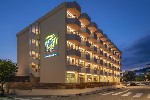 Hotel GHT Oasis Tossa & Spa - večerní pohled na budovu